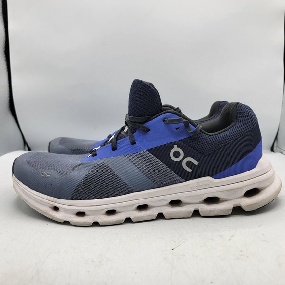Athletic_Shoes
